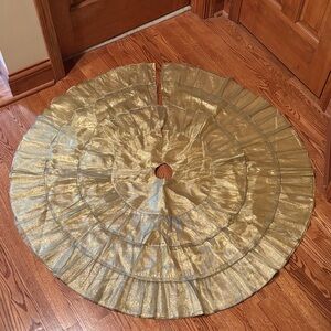 Gold Tree Skirt